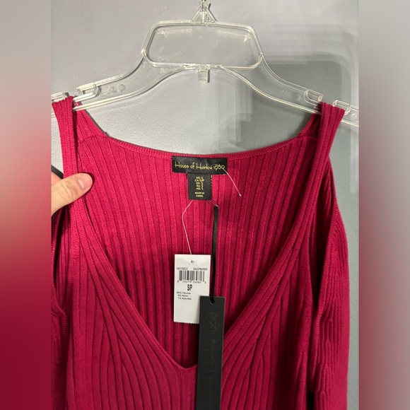 House of Harlow 1960 Open Shoulder Ribbed Sweater Dress in Raspberry Size Small - Picture 4 of 6